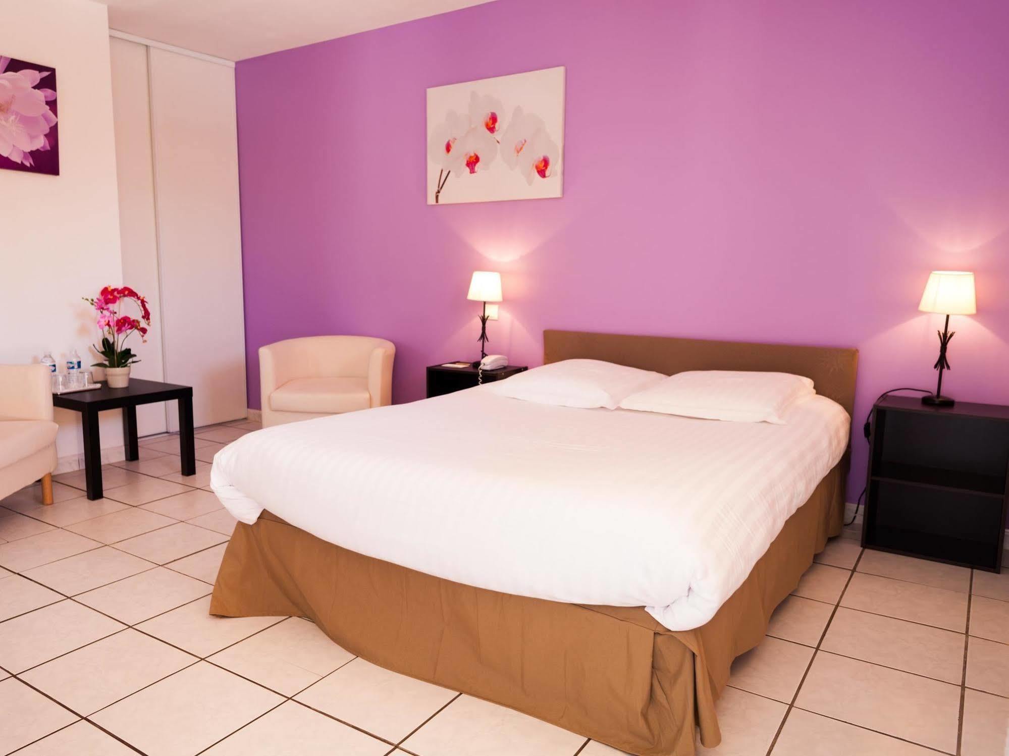 Le Grand Jardin 2* Aujargues